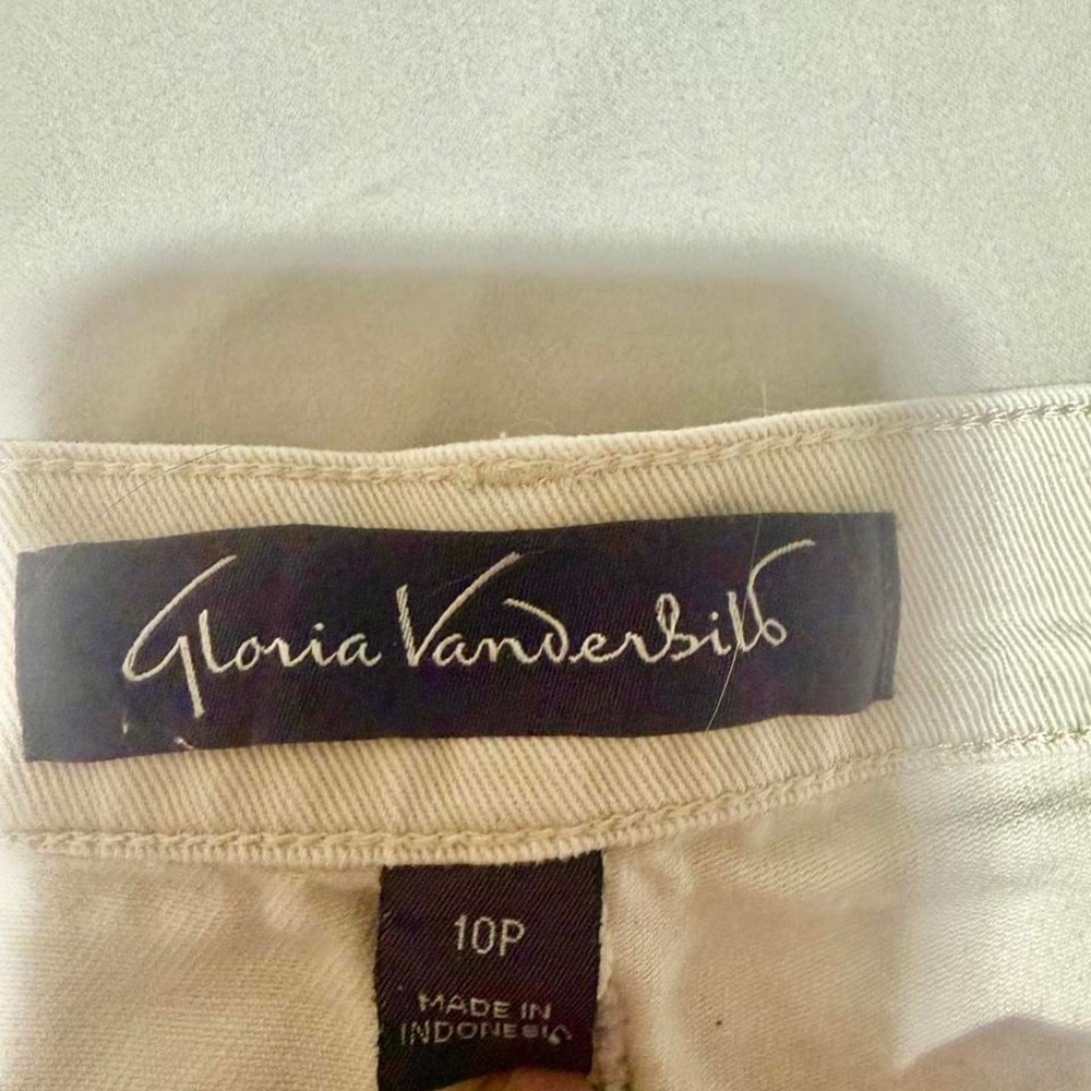 Gloria Vanderbilt Cream Embroidered Capri Pants Womens 10P Petite White Denim - Picture 3 of 8